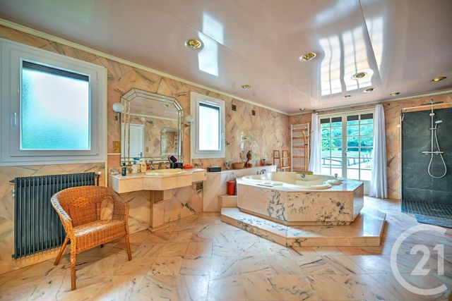 Afficher la photo en grand maison à vendre - 6 pièces - 278.0 m2 - ST ARNOULT EN YVELINES - 78 - ILE-DE-FRANCE - Century 21 Ld Immobilier