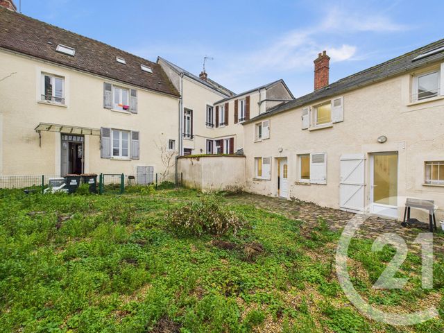 Immeuble à vendre AUNEAU BLEURY ST SYMPHORIEN